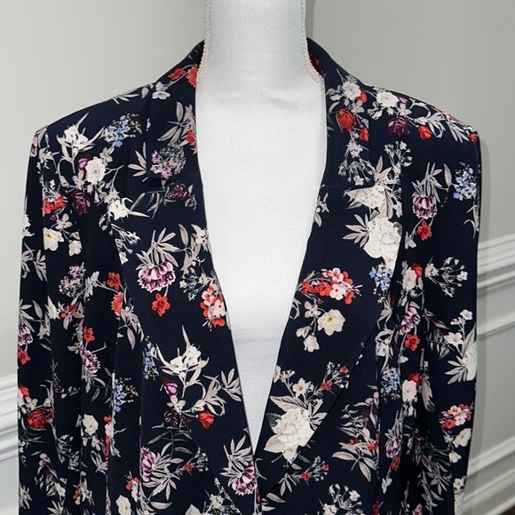 Lane Bryant Navy Floral Faux Pockets Single Button Closure Blazer sz 26 - Picture 4 of 14
